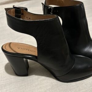 Vionic booties— like new